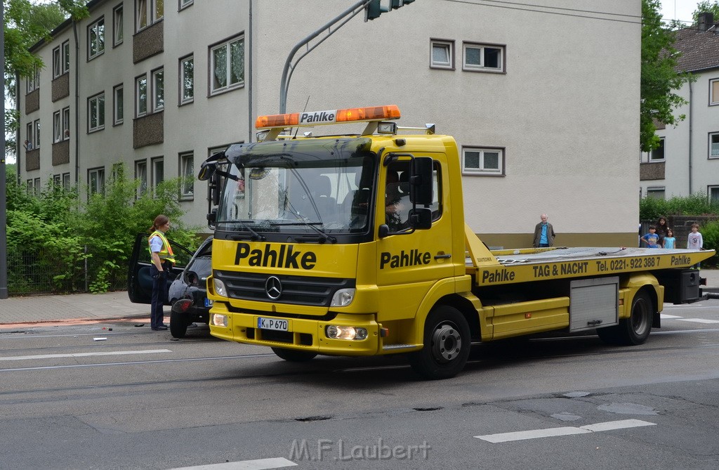 VU Pkw Planwagen Koeln Muelheim Berlinerstr Cottbuserstr P117.JPG - Miklos Laubert